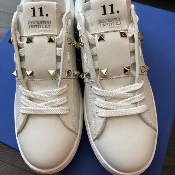 Valentino Rockstud Sneaker （SOLD） - Picture 4 of 6